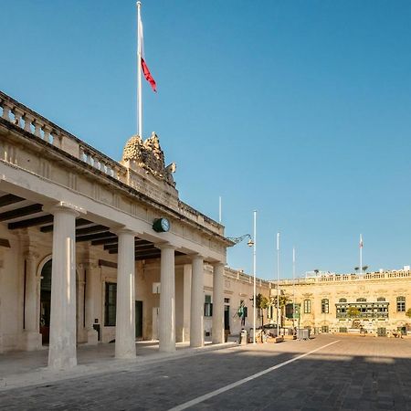 Valletta Main Street Apartment Deluxe ภายนอก รูปภาพ