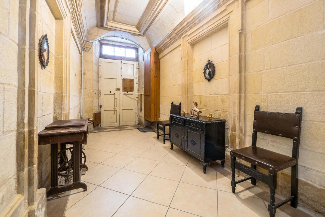 Valletta Main Street Apartment Deluxe ภายนอก รูปภาพ