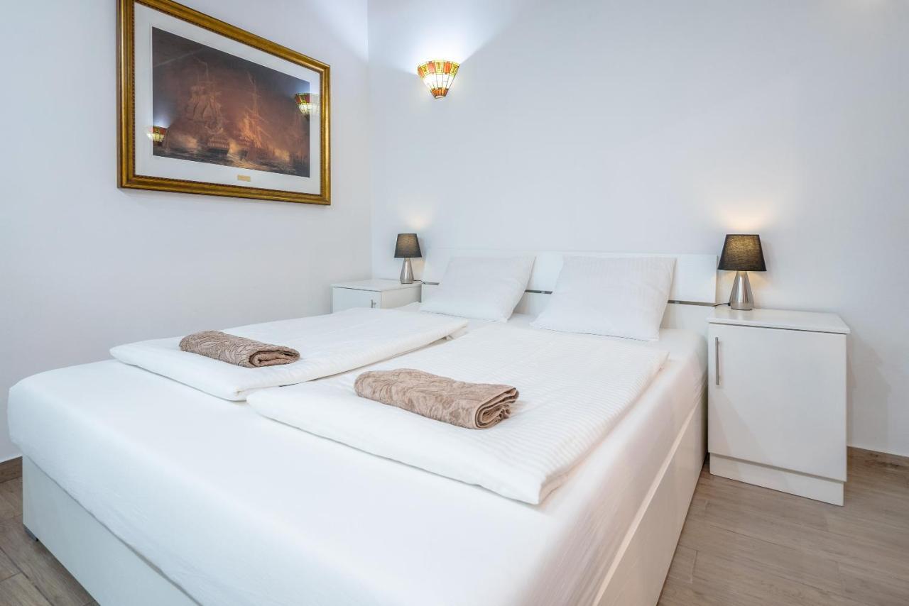 Valletta Main Street Apartment Deluxe ภายนอก รูปภาพ