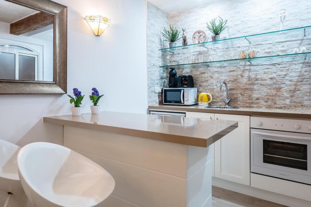 Valletta Main Street Apartment Deluxe ภายนอก รูปภาพ