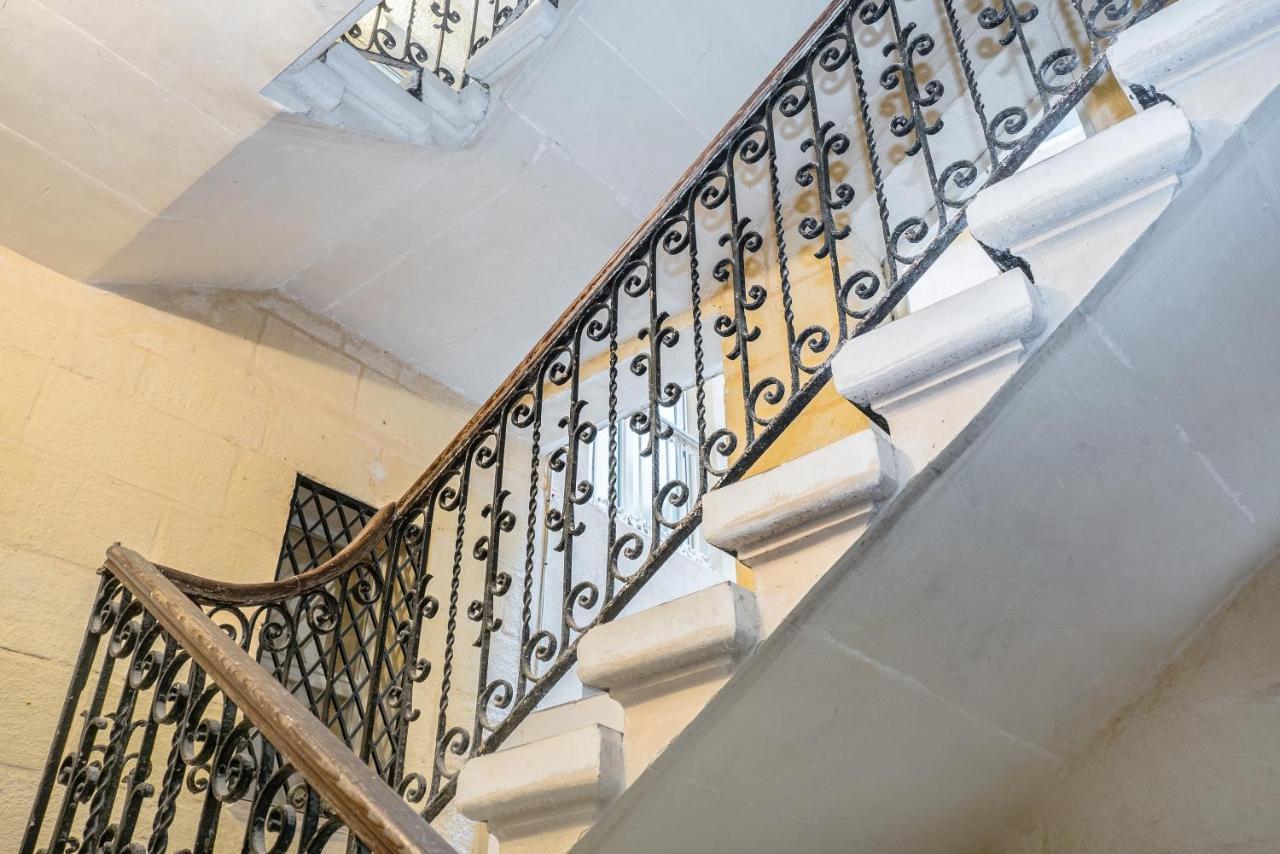 Valletta Main Street Apartment Deluxe ภายนอก รูปภาพ