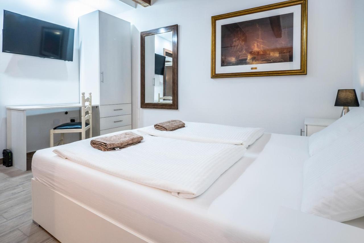 Valletta Main Street Apartment Deluxe ภายนอก รูปภาพ